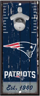 Produktbild von Wincraft Holzschild mit Flaschenöffner New England Patriots