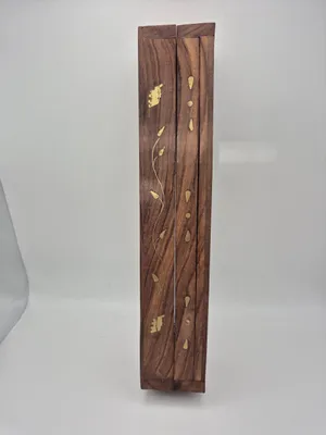 Räucherstäbchenhalter aus Holz mit Messing, 30 cm