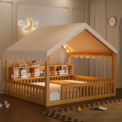 Produktbild von Hausbett 140x200 cm mit Baldachin, LED-Lichterkette, Bücherregal und umlaufendem Schutzgitter, Bodenbett aus MDF und Kiefer, Natur