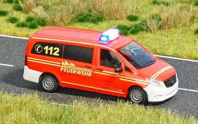 Immagine prodotto di 5594 Mercedes Vito dei vigili del fuoco con lampeggiante 1/87