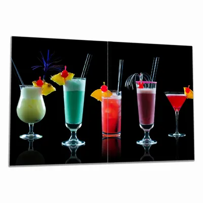 Produktbild von Wallario Herdabdeckplatte aus Glas, Größe 80 x 52 cm 2-teilig, Motiv Bunte Cocktails vor schwarzem Hintergrund
