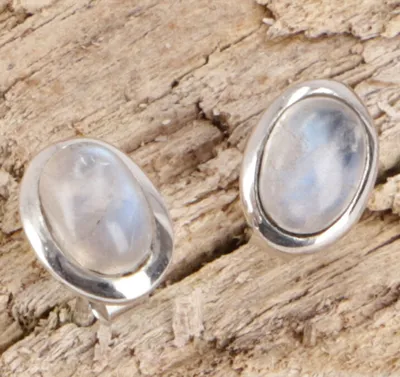Produktbild von Indische Silber Ohrstecker, Ovale Boho Ohrstecker - Mondstein, Silber-Farben, SterlingSilber, 0,8*0,5 cm, Silberohrringe