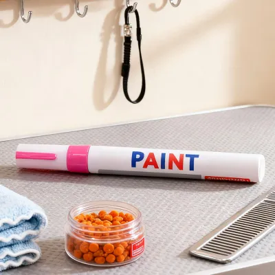 Productafbeelding van Autolakmarkeerstift, sneldrogend, lichtecht, waterbestendig, een handig gereedschap voor doe-het-zelf projecten op metaal, glas, hout, kunststof en papier, roze