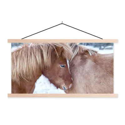 Produktbild von MuchoWow® Textilposter Pferde - Fohlen - Schnee 60x30 cm mit holzfarbenen Rahmen - Dekoration