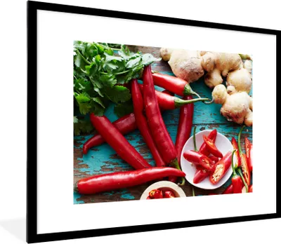 Produktbild von MuchoWow® Gerahmtes Poster Gewürze auf Holzsockel 80x60 cm - Poster mit Schwarzem Bilderrahmen Wandposter Rahmen Foto Bilder - Schlafzimmer-Dekorationen - Fotoposter