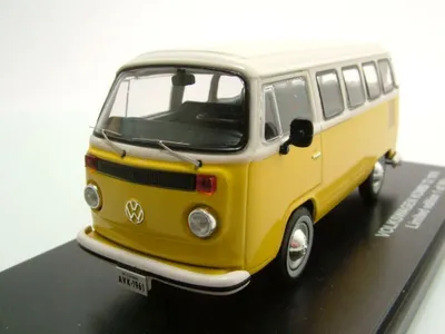 Immagine prodotto di Volkswagen Tipo 2 Station Wagon 1976 - 1:43 - Collezione Triple 9