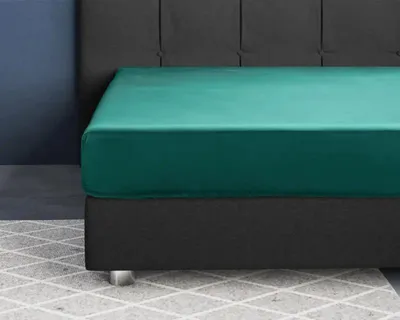 Immagine prodotto di Lenzuolo sagomato in raso di alta qualità, colore verde scuro, dimensioni 90 x 200 cm