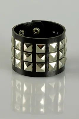 Produktbild von Nietenarmband dreireihig