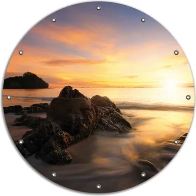 Produktbild von Wallario rundes Outdoor-Poster für Garten oder Balkon, Motiv Sonne über dem Meer mit Felsenlandschaft, 90 cm Durchmesser