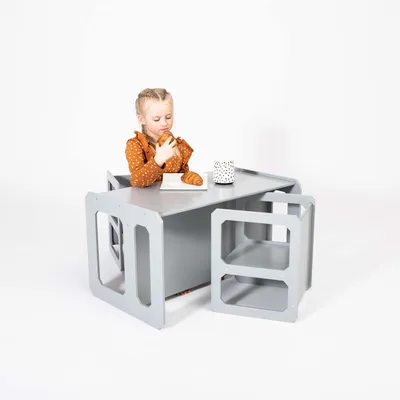 Productafbeelding van Montessori tafel om te spenen en set van 2 stoelen