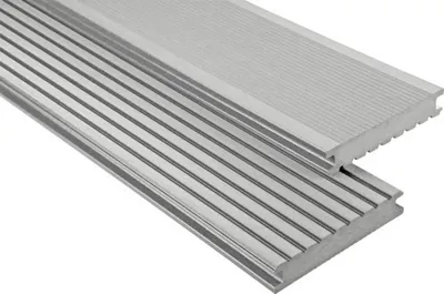 Produktbild von Handmuster zu Konsta WPC Terrassendiele Masivo Vollprofil gebürstet 145 x 26 mm grau