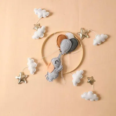 Productafbeelding van Houten kinderwagen in ivoorkleur, geschikt voor meisjes- en jongensbaby's - draagbaar babybed met slaapgedeelte en mobiel