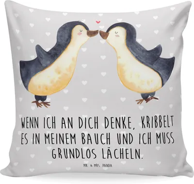Produktbild von Mr. & Mrs. Panda kuschelkissen 40x40 Pinguine Kuss - Grau Pastell - Geschenk, Zierkissen, Kleines Kissen, für Freundin, Sofakissen, Frauen, Jahrestag, Mitbringsel
