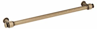 Immagine prodotto di Maniglia per mobili in zamak. Distanza tra i fori: 224 mm. Stile: Firenze antico