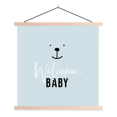 Produktbild von MuchoWow® Textilposter Zitate - Sprichwörter - Willkommen Baby - Baby - Kinder - Kinder - Kleiner Junge 120x120 cm mit holzfarbenen Rahmen - Textil-Poster