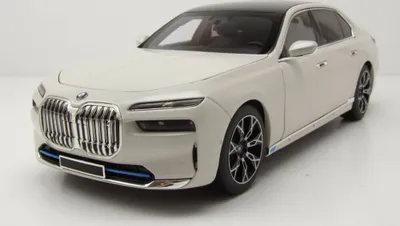 Produktbild von Minichamps 110023200 BMW i7 2022 weiß metallic 1:18