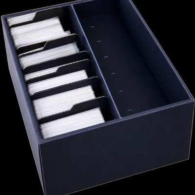 Immagine prodotto di Contenitore per l'archiviazione di carte Raw2Rare, productTiles.product.images.aiGenerated