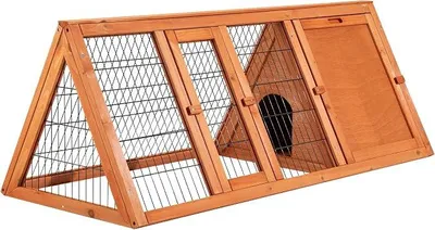 Imagen del producto de Jaula para conejos Silecomplaza, de forma triangular, 118 x 50 x 45 cm. Jaula para conejos con área de ejercicio y zona de descanso, fabricada en madera de pino. Incluye un recinto exterior con puertas
