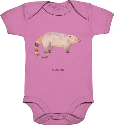 Produktbild von Mr. & Mrs. Panda Strampler Nasenbär 12. - 18. Monat - Bubble Gum Pink - Geschenk, Lustige Sprüche, Baby, Bär, Nasenbären, Rüsselbär, babykleidung body, Kurzarmbody