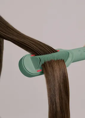Produktbild von CREATE - ION LED STYLER - Ionische Glättbürste mit LED-Behandlung