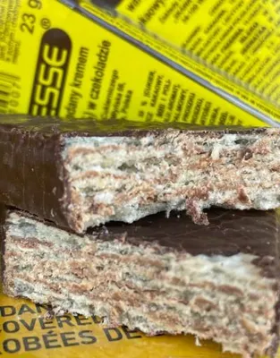 Obrázok produktu pre Wafel Elitesse z kremem o smaku trzech czekolad 23 g