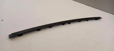 Imagen del producto de Original, moldura decorativa para parachoques, Land Rover, referencia LR112244