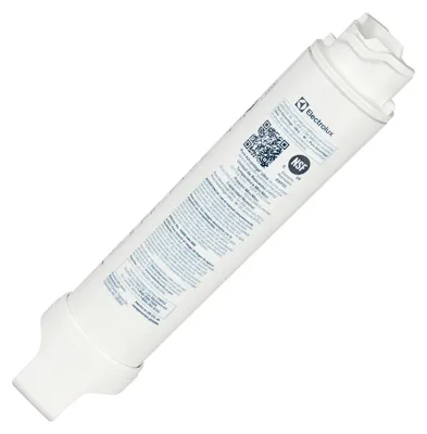 A white water filter cartridge is shown diagonally against a white background.