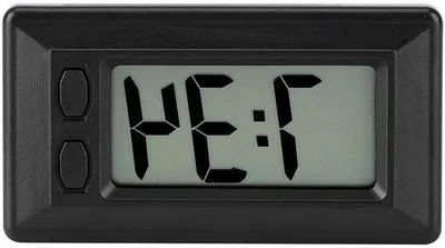 Zdjęcie produktu dla Elektroniczny zegar samochodowy z wyświetlaczem LCD pokazującym datę i godzinę, o kompaktowej konstrukcji, przeznaczony do wnętrza samochodu i systemu wentylacji