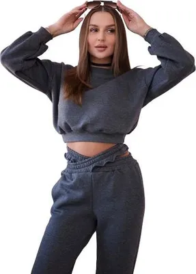 Produktbild von Isoliertes Set mit einem kurzen Sweatshirt in Graphit