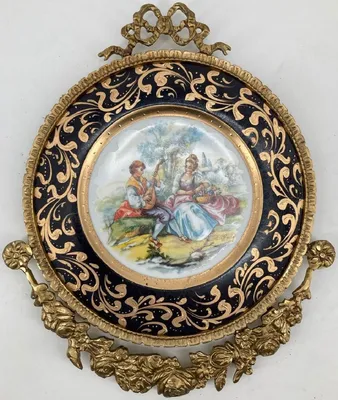 Produktbild von Casa Padrino Barock Keramik Wandteller Schwarz / Mehrfarbig / Messing - Barock Wandbild mit verziertem Messing Rahmen - Barock Wanddeko Accessoires