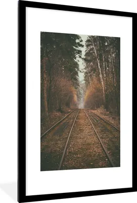 Produktbild von MuchoWow® Gerahmtes Poster Bahnstrecke - Weg - Wald - Baum 60x90 cm - Poster mit Schwarzem Bilderrahmen Wandposter Rahmen Foto Bilder - Dekoration - Wandposter Wohnzimmer - Hochwertig