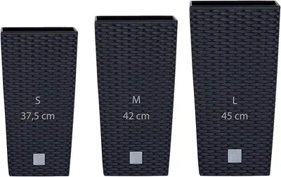 Imagen del producto de Paquete de 3 macetas cuadradas de plástico Prosperplast (11,4/16,3/19 litros) en color antracita, con estante