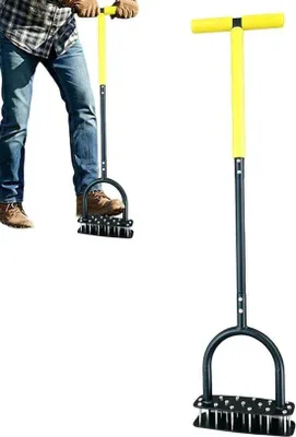 Productafbeelding van Handmatige gazonbeluchter - Verticuteerder - Bodemluchtpomp - Bodemverzorging voor gazon - 15 stalen punten - 51 x 25 x 11 cm