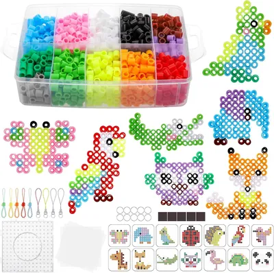Productafbeelding van 1300 stuks 10 mm zekeringkralen kit, 12 kleuren grote strijkkralen knutselkit, 14 dierenpatronen, strijkpapier met pegboard, lanyards