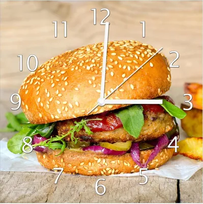 Produktbild von Wallario Design Wanduhr Burger mit frischem Salat und Pommes aus Echtglas, Größe 30 x 30 cm