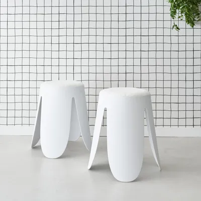 Produktbild von sweeek - 2er Set stapelbare Hocker, strukturierter Bouclébezug - Weiß