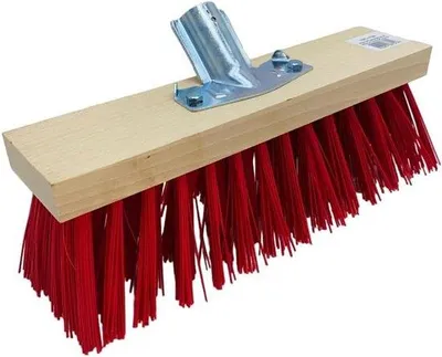 Immagine prodotto di Scopa industriale larga 38 cm in fibre sintetiche, ideale per terrazze