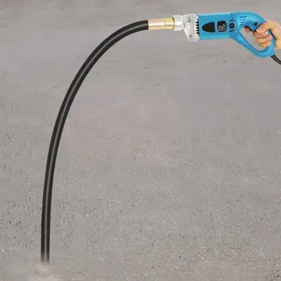 Produktbild von Elektrischer Betonrüttler - 1300W - 2 Meter Rüttelstab - Kupfermotor - Mit Ersatzrüttelnadel