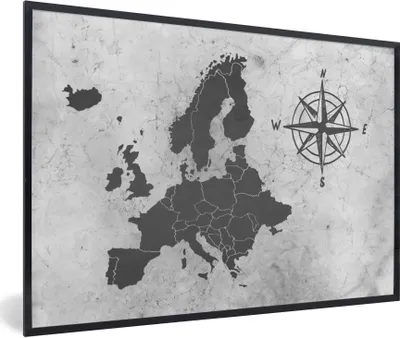 Produktbild von MuchoWow® Gerahmtes Poster Vintage Eurocard mit großer Kompassrose - schwarz und weiß 30x20 cm - Poster mit Schwarzem Bilderrahmen Wandposter Rahmen Foto Bilder - Kunstdruck - Bild-Poster