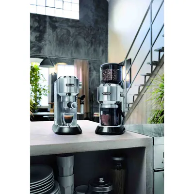 Produktbild von De’Longhi ECKG6821.M, Espressomaschine, 1,1 l, Kaffeepad, 1300 W, Schwarz, Silber