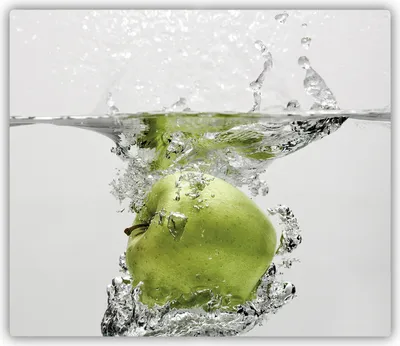 Produktbild von Tulup Glas Herdabdeckplatte Glaskeramikkochfeld-Abdeckung Spritzschutz Glasabdeckplatte Kochplattenabdeckung und Schneidebrett - Einteilig - 60x52 cm Apfel unter Wasser