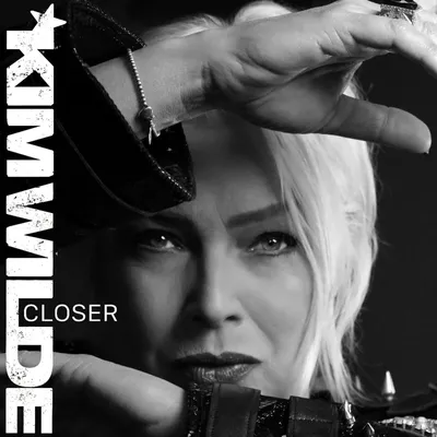 Produktbild von Closer (Deluxe CD Digipak)