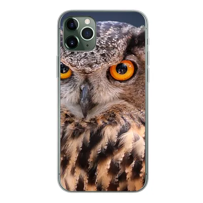 Produktbild von MuchoWow® Handyhülle Schutzhülle Hülle für iPhone 11 Pro Max Eine Nahaufnahme einer braunen Eule Silikon Softcase Handy Hülle - Schutz