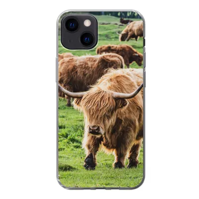 Produktbild von MuchoWow® Handyhülle Schutzhülle Hülle für iPhone 13 Schottische Highlander - Tiere - Gras Silikon Softcase Handy Hülle - Karteninhaber