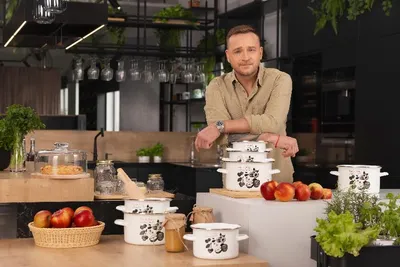 Obrázok produktu pre Smaltovaný hrniec, značka Emalia Polska, model Pleszew Fruits od Mateusza Gesslera, priemer 16 cm, objem 2 litre