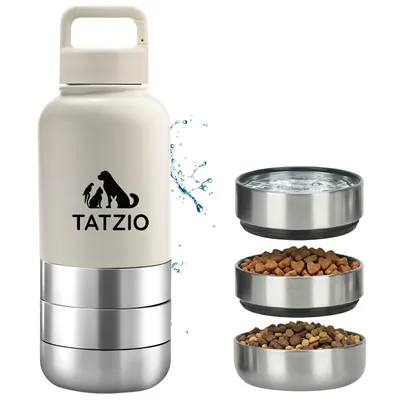 Frontansicht der cremeweißen TATZIO Reiseflasche mit integrierter Tränkeschale für unterwegs.