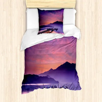 Produktbild von ABAKUHAUS Landschaft Mantele, See in Nantou Taiwan, Milbensicher Allergiker geeignet mit Kissenbezügen, 135 cm x 200 cm - 80 x 80 cm, Pink Lila