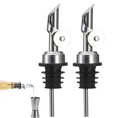 Produktbild von 2 Olivenöl Ausgießer, Klappe Ausgießer und Hält Ihr Olivenöl Frisch, Verhindert Auslaufen und Verschwendung,Edelstahl, Silber