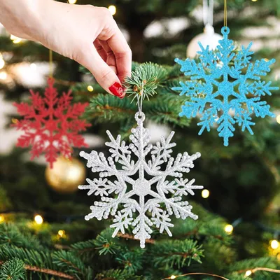 Produktbild von 24-teiliges Set Weihnachtsdekoration - Glitzernde Schneeflocken für den Weihnachtsbaum - Hängende Ornamente und Anhänger - Festliche Dekoration mit Schneeflocken-Motiv