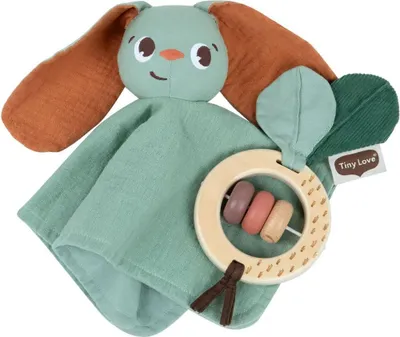 Produktbild von Tiny Love Geschenkset, Hasenschmusedecke & Holzrassel aus Naturmaterialien, Fördert Emotionen, Kognition & Feinmotorik, Garden of Adventures